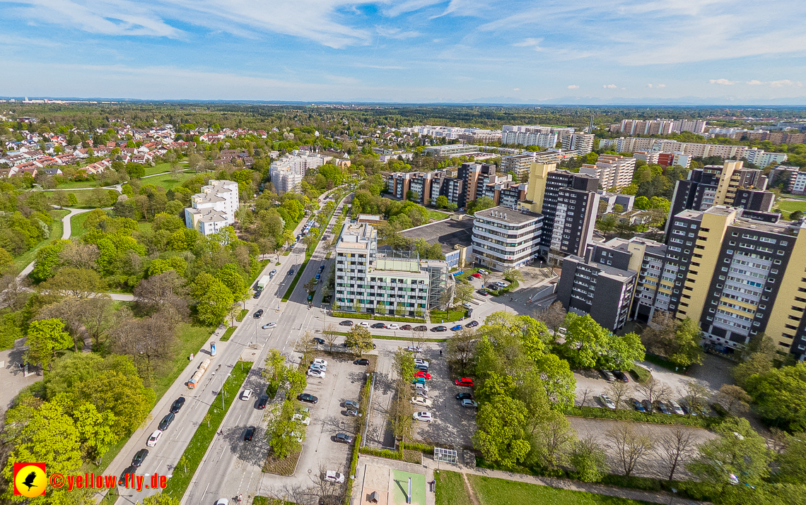 04.05.2023 - Luftbilder vom Marx-Zentrum uns seiner Umgebung in Neuperlach